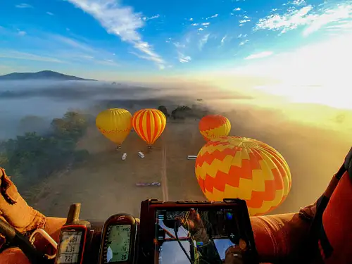 Gold Coast Classic Hot Air Balloon Ride with 5-Star Beachside Breakfast